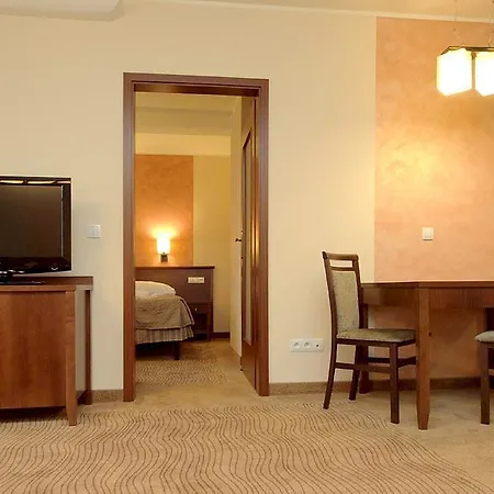 Hotel Murowanica 3*