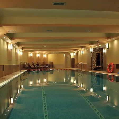 Otel Murowanica 3*